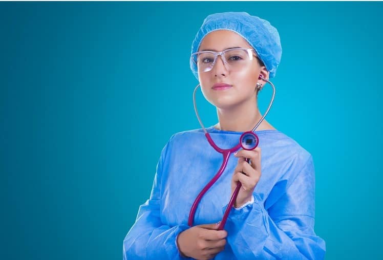 What to Consider When Looking for a Cosmetic Doctor for Cheek Filling